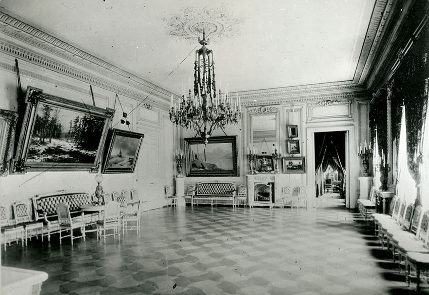 Інтерєр однієї з кімнат у палаці М.Терещенка (нині - зал № 6 музею)