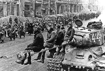 Патоновскими аппаратами танковую броню сваривали подростки