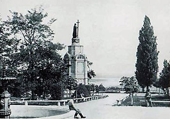 Малый фонтан возле памятника князю Владимиру