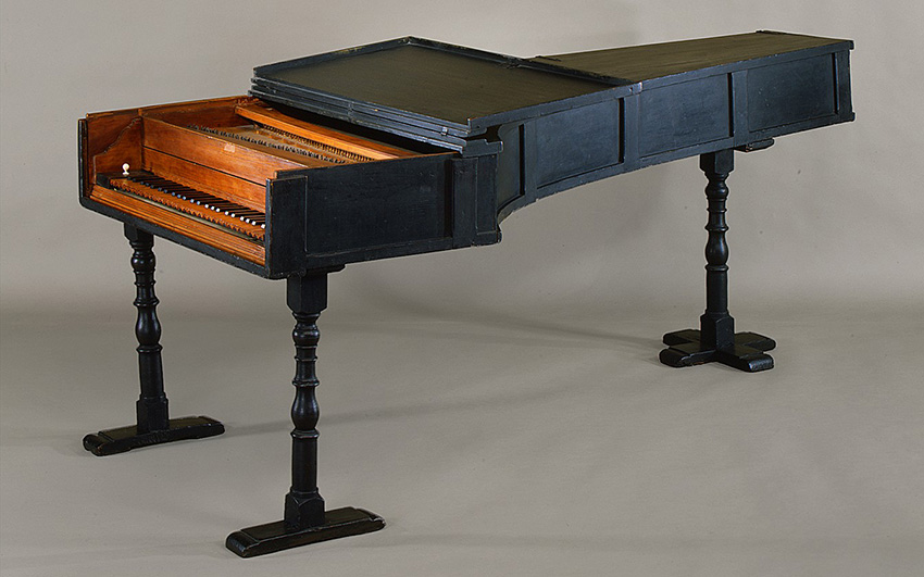 Тот самый инструмент 1720 года с 54 клавишами