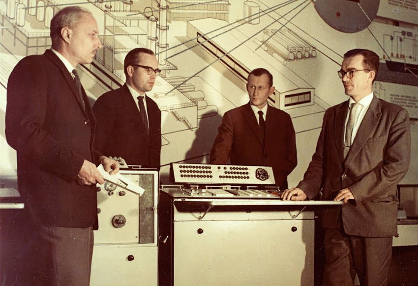 Від обчислювальної техніки до інформаційних технологій