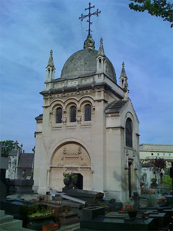 Склеп Марии Башкирцевой на парижском кладбище Пасси