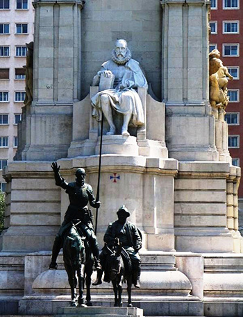 Пам’ятник Мігелю Сервантесу та його героям стоїть у Мадриді
