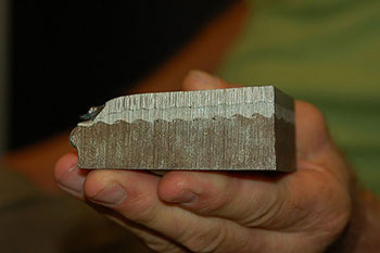 Зразок з хвильовою поверхнею